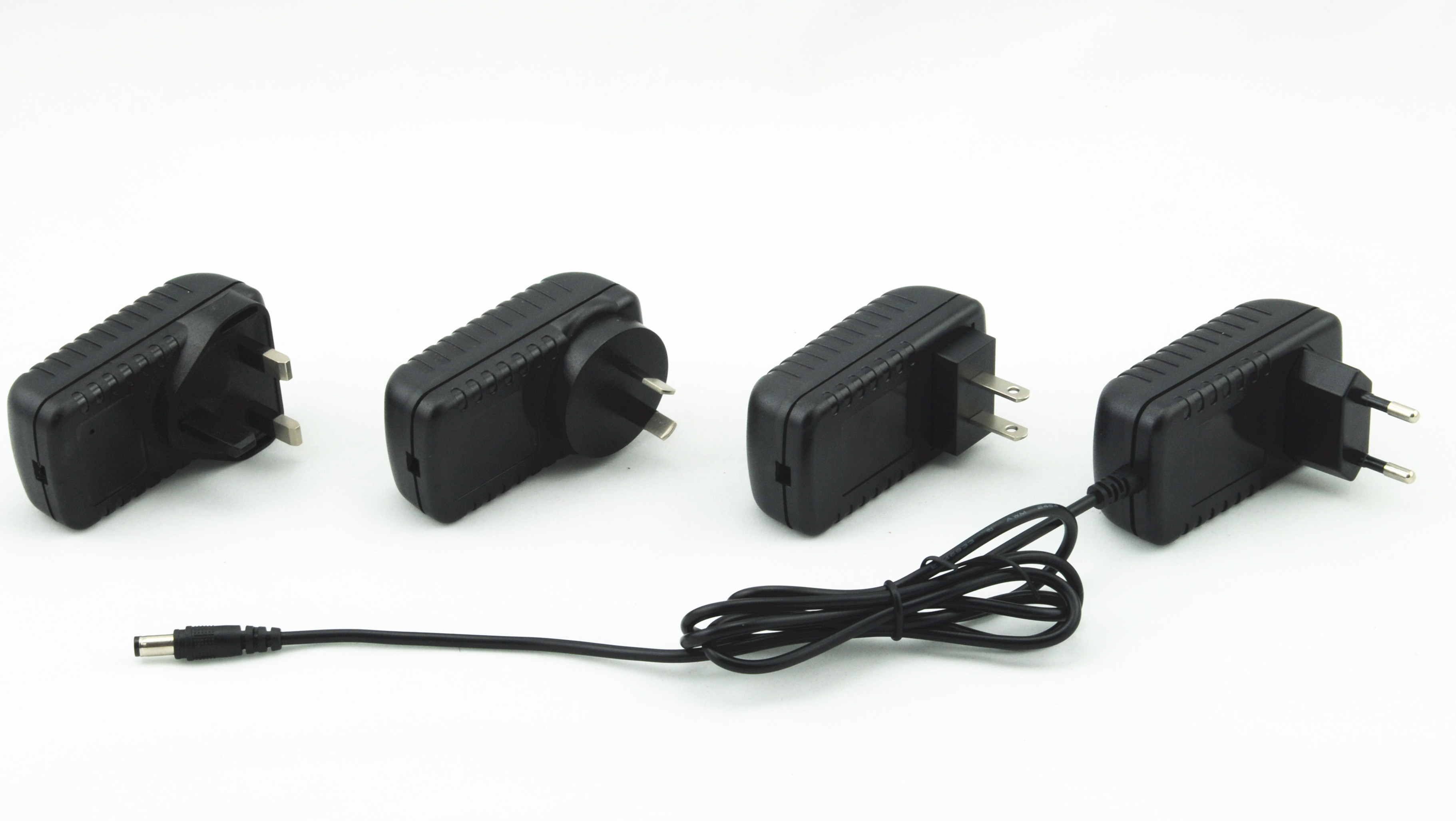C.C 18W a produit des adaptateurs de courant alternatif Pour l'utilisation de machine de l'appareil photo numérique/position