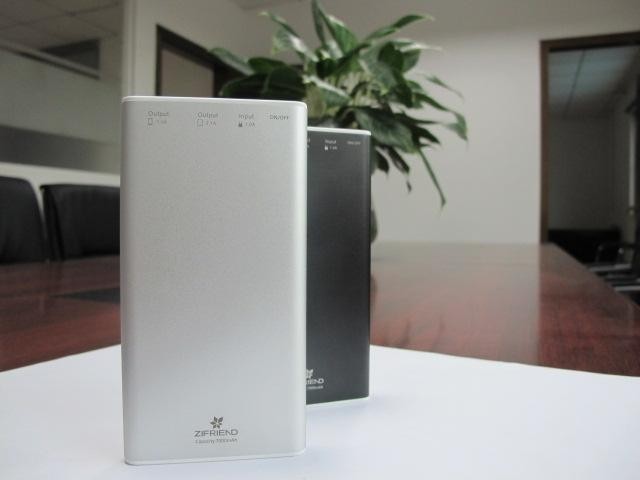 Banque portative mobile noire de puissance alimentation/7000MAH d'énergie du blanc 5V