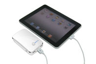 La puissance de batterie portative blanche emballe avec des connecteurs d'USB pour IPod, Ipad, téléphone portable