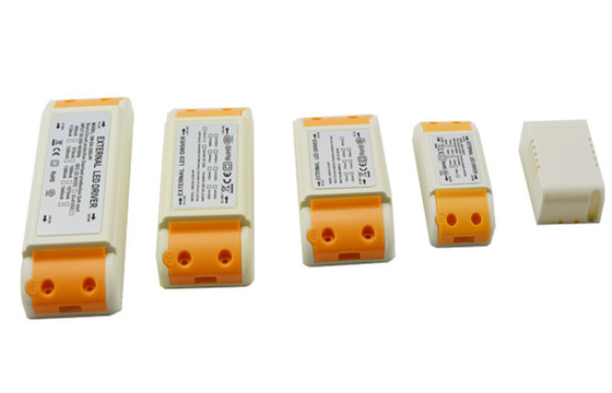 L'énergie de LED alimentation le conducteur constant 85V - 265V C.A., CE RoHS du courant LED de 18 watts