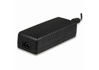 peu d&#39;interférence universelle AC / DC Power Adapter