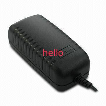 Adaptateur universel de courant alternatif de 15 watts pour les produits audio et visuels