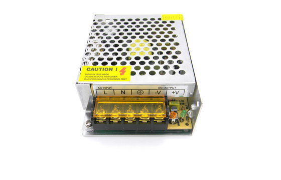 La LED allument le C.A. à l'adaptateur d'alimentation CC Au-dessus du court-circuit de la tension 60Watt