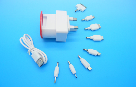 La prise BRITANNIQUE universelle actuelle constante du chargeur 5V 2.0A de voyage d'USB, FCC pièce 15B