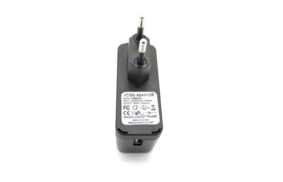Chargeur universel de voyage d'AC100-240V USB