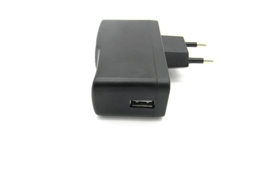 Chargeur universel de voyage d'AC100-240V USB