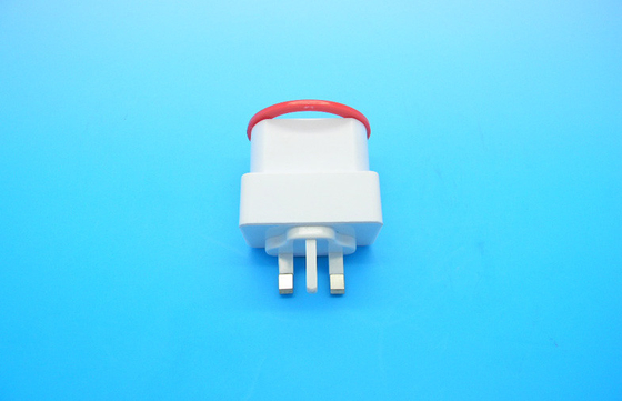 Chargeur universel de voyage d'USB de prise BRITANNIQUE