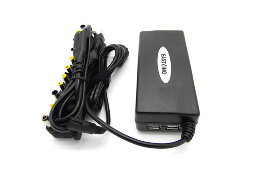Adaptateur universel 5V automatique 2.1A USB de puissance d'ordinateur portable du R-U/des USA 90W avec la LED