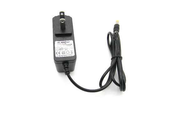C.C de la prise 10W des USA d'adaptateur de puissance de bâti de mur d'AC/DC 5V 2.0A pour ADSL, court-circuit