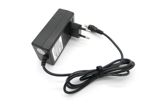 100-240VAC a entré l'adaptateur de puissance de Mur-bâti de la prise 16V 2A d'UE RCA Jack pour Santral
