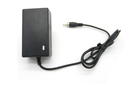 100-240VAC a entré l'adaptateur de puissance de Mur-bâti de la prise 16V 2A d'UE RCA Jack pour Santral