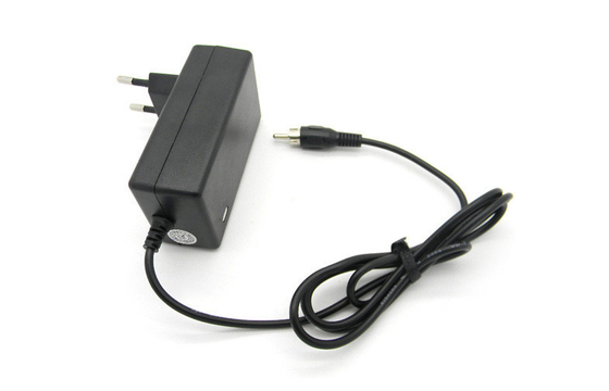 100-240VAC a entré l'adaptateur de puissance de Mur-bâti de la prise 16V 2A d'UE RCA Jack pour Santral