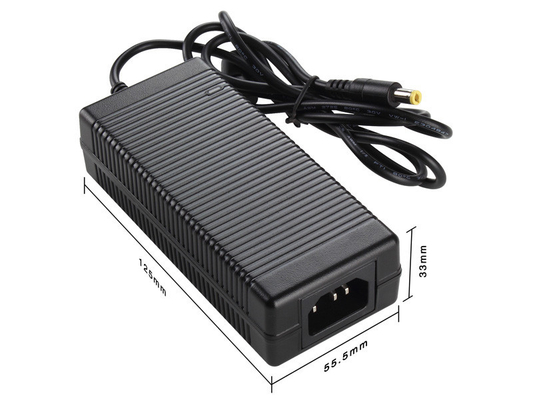 Adaptateur noir à C.A. d'ordinateur de 12V 5A, adaptateur de bureau de puissance