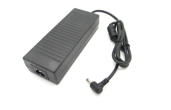 Alimentation d'énergie de bureau automatique de commutation 24V 6A pour l'affichage à LED