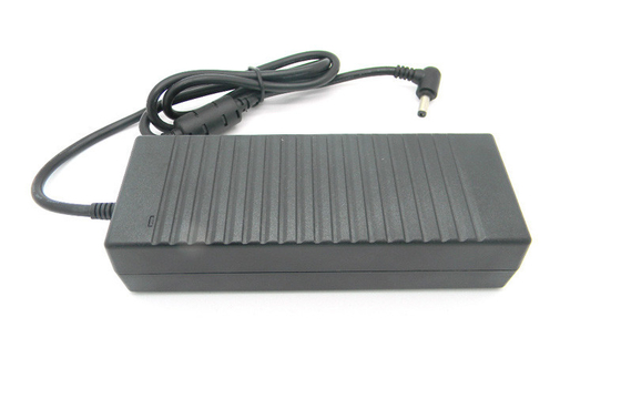 Alimentation d'énergie de bureau automatique de commutation 24V 6A pour l'affichage à LED