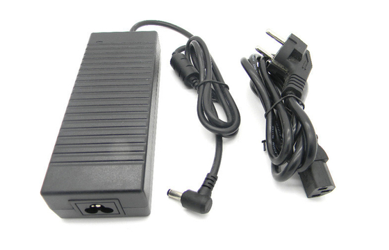 Alimentation d'énergie de bureau automatique de commutation 24V 6A pour l'affichage à LED