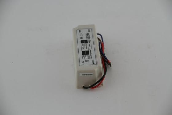 300 VCA de 3A 36W de gamme complète de conducteur imperméable constant de la tension LED pour l'appareil-photo de télévision en circuit fermé