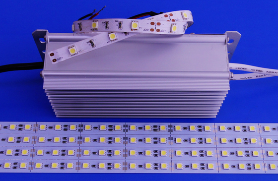 L'énergie menée par Ip67 de réverbère d'aluminium alimentation le rendement de 100 watts d'hauteur