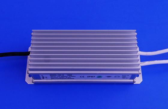 L'énergie menée par Ip67 de réverbère d'aluminium alimentation le rendement de 100 watts d'hauteur