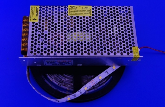 Conducteur constant de tension de LED pour des lumières de bande, lumières d'intérieur, lumières d'industrie
