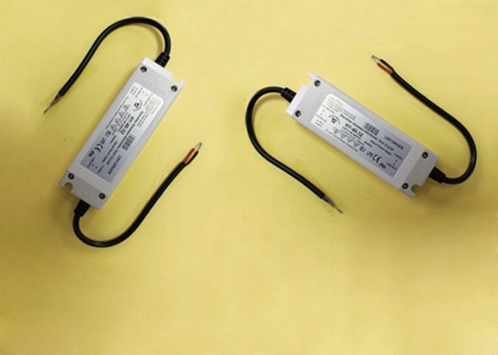 IP64 alimentation d'énergie d'éclairage du rendement élevé LED, conducteur mince superbe de LED avec l'entrée à C.A.
