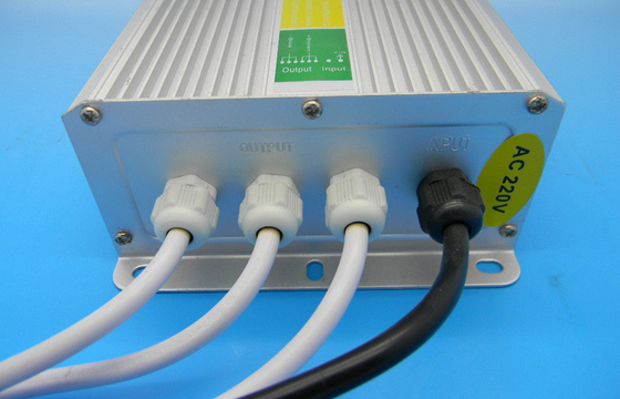 La boîte de distribution imperméable élevée de conducteur du rendement LED a mené l'alimentation d'énergie de conducteur