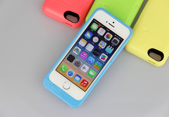 Paquet mince de puissance de batterie de la caisse de batterie d'iPhone de couleur multi 2200mAh pour l'iPhone 5