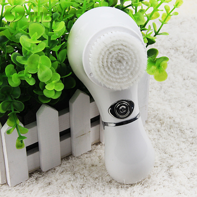 Brosse de visage/instrument électriques à piles portatifs de beauté