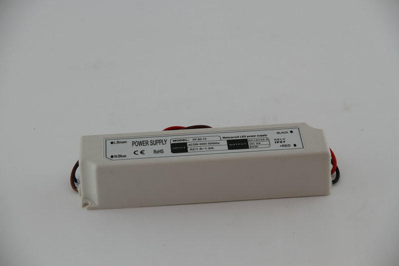 C.A. constant imperméable du conducteur 120V de la tension LED d'IP67 60W, boîtier en plastique d'isolement