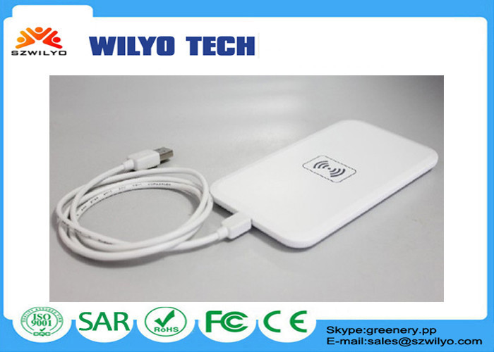 Accessoires blancs de téléphone mobile, accessoires de téléphones portables en stock du chargeur sans fil universel